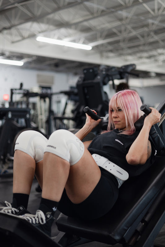 woman doing leg workout with uppper lifitng belt and 幸运飞行艇历史查询-开奖直播-[China]‌‌幸运168飞艇的官方网站-最快网址